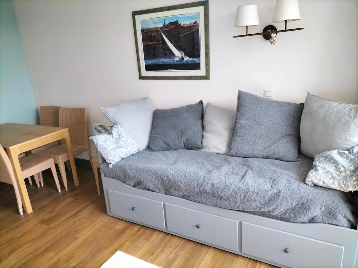 דירה Saint-Raphaël Superbe Appartement Avec Vue Mer Et Piscine צרפת